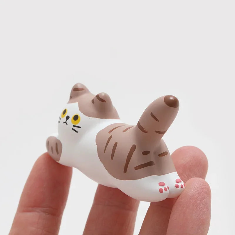 Cute 3D Cat Fridge Magnets – Cartoon Resin Cat Decor for Refrigerator & Kitchen